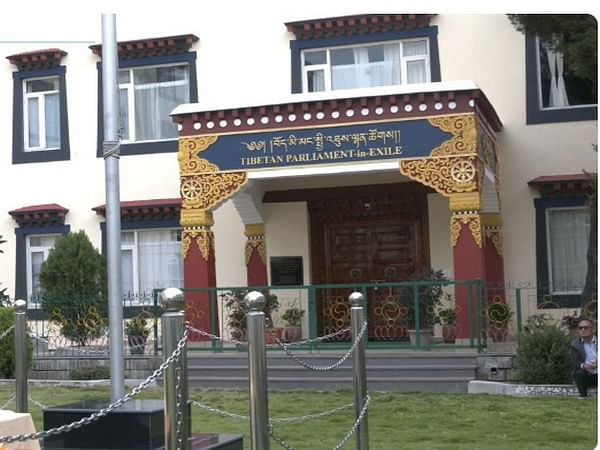 China increases military presence and tightens control at Larung Gar Buddhist Academy