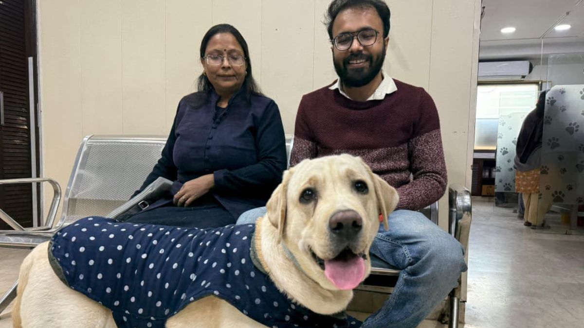 Himalaya Gupta with one-and-a-half-year-old female dog Bella at MaxPetZ | Mrinalini Dhyani | ThePrint