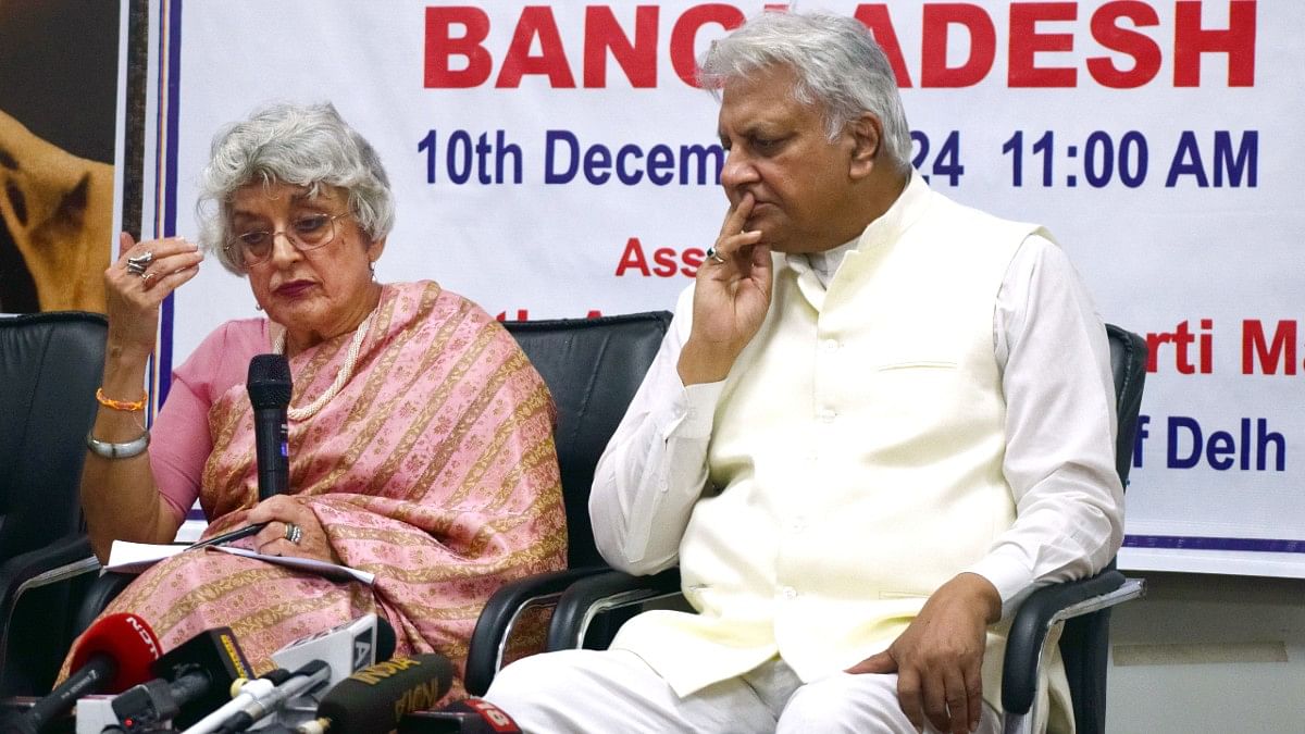 Rajiv Jain, Veena Sikri addressing press conference in New Delhi, Friday | Sharanveer Singh | ThePrint