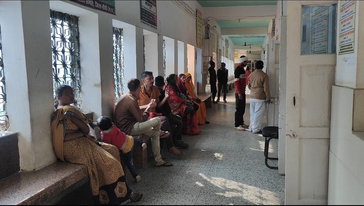 Patients waiting to see the doctor at the Sidhi district hospital | Sumi Sukanya Dutta | ThePrint