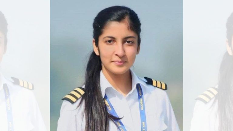 Gorakhpur’s 1st woman pilot, foodie & in love. Uncle says boyfriend was jealous, pushed her into suicide