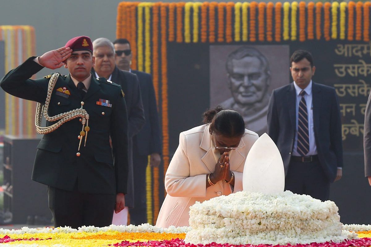 President Droupadi Murmu pays tribute to former prime minister Atal Bihari Vajpayee on his birth anniversary at Sadaiv Atal memorial | Photo: Suraj Singh Bisht | ThePrint