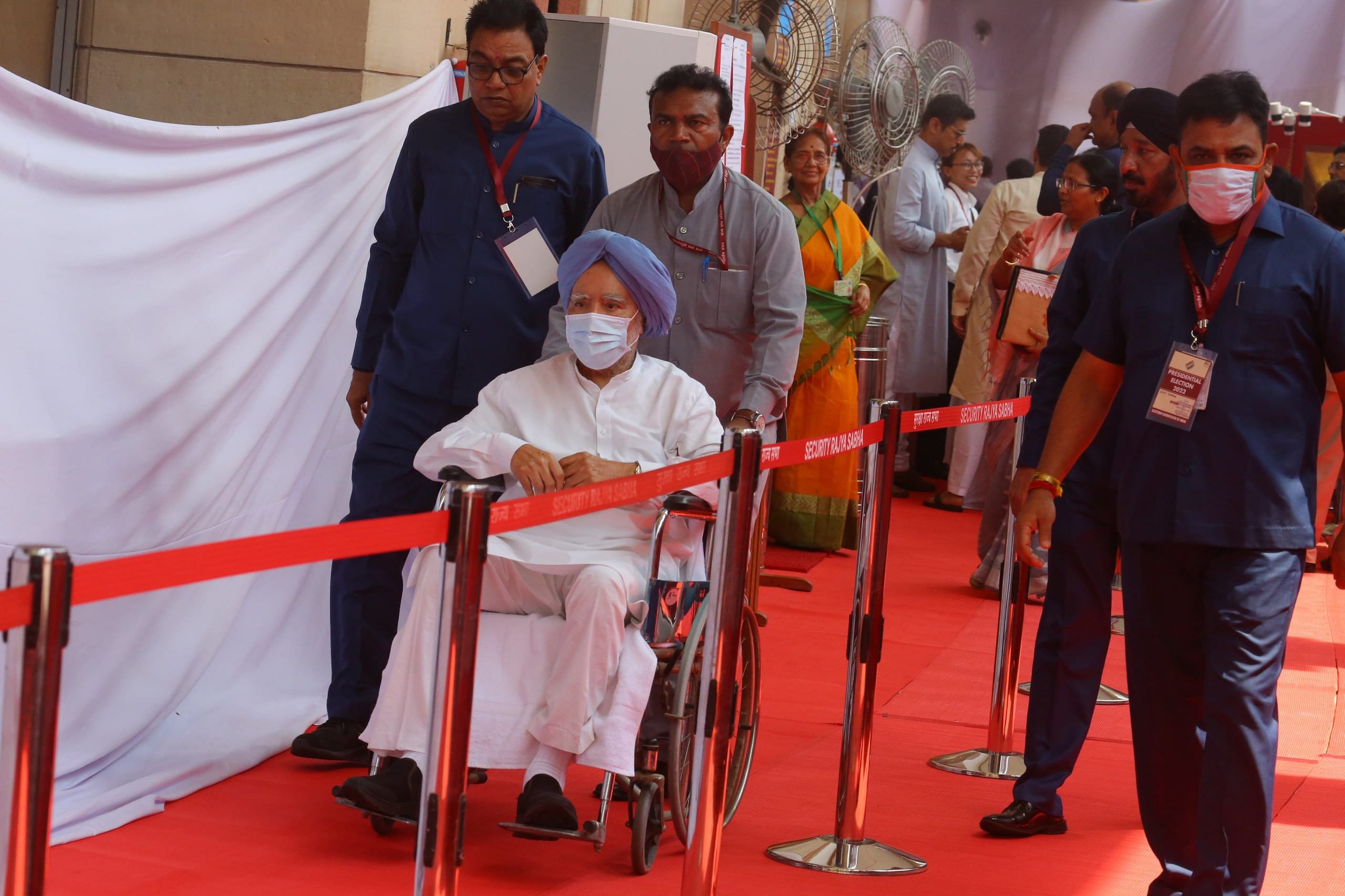 Former PM Manmohan Singh reaches Parliament house to cast vote | Photo: Praveen Jain | ThePrint