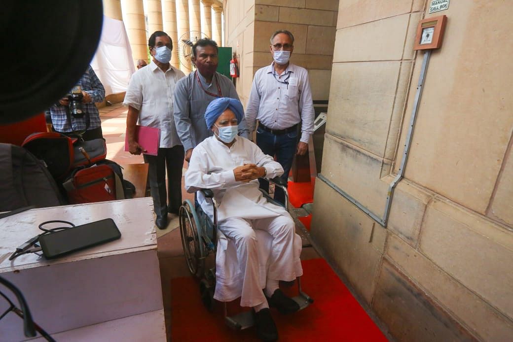 Former PM Manmohan Singh on wheel chair reaches Parliament house to cast vote | Photo: Praveen Jain | ThePrint