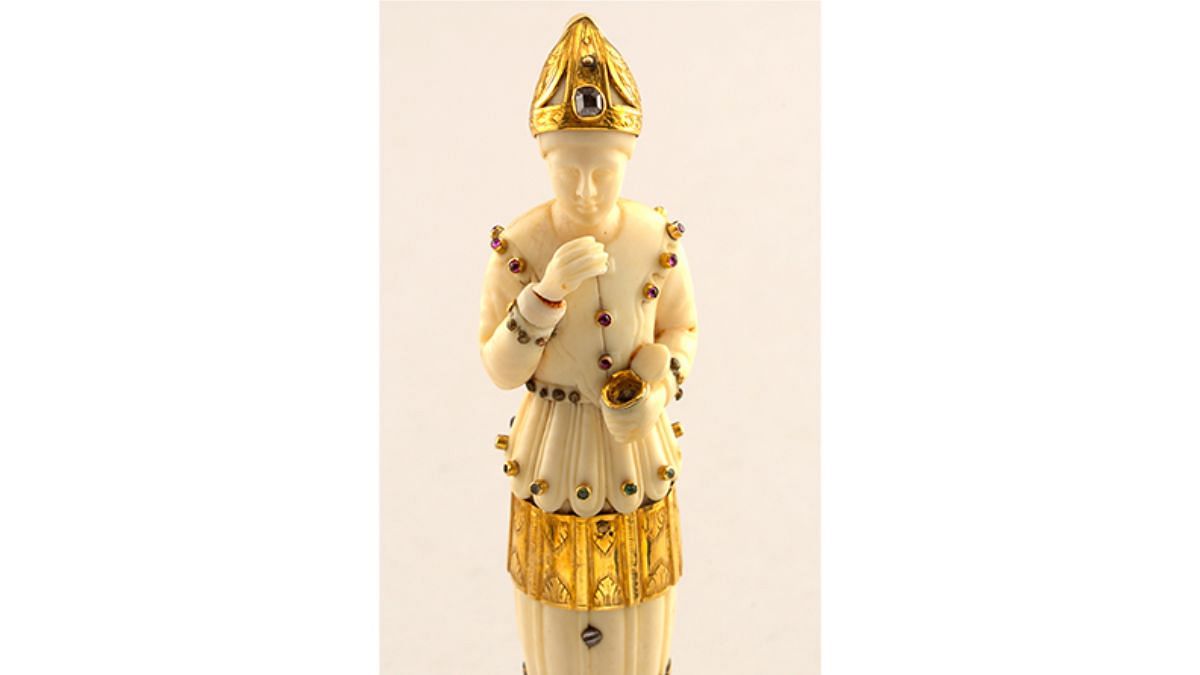 Seal, India, Ivory, gold, stone, diamond, lapiz lazuli. Image courtesy of Cooper Hewitt, Smithsonian Design Museum, New York