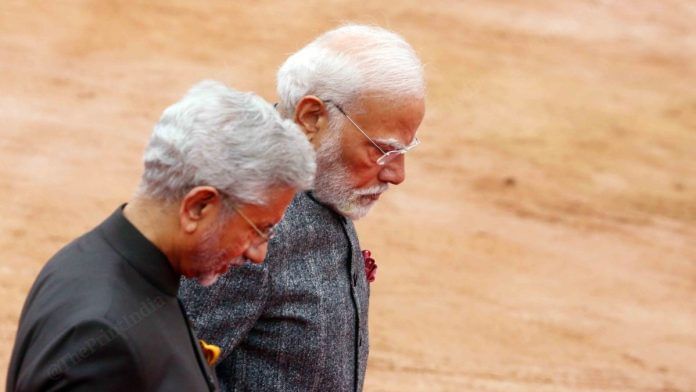 关于莫迪的最新消息 莫迪总理与 MEA S. Jaishankar |照片:Praveen Jain |印刷报