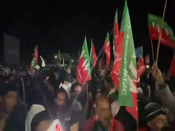Anti-terrorism court grants bail to 153 Pakistan Tehreek-e-Insaf workers in D-Chowk protest case 