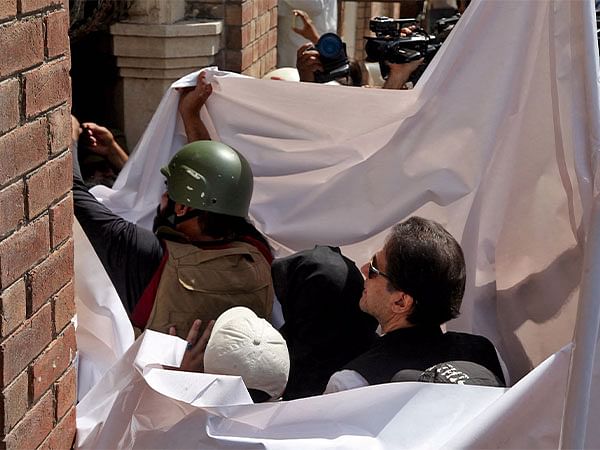 Pakistan: Imran Khan and his wife file appeal in Islamabad Court against dismissal of acquittal plea in Toshakhana case 