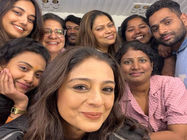 Tabu shares selfie with her team from sets of 'Bhooth Bangla'