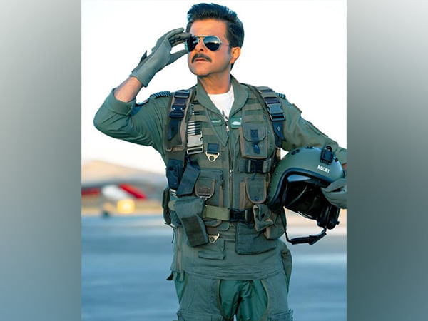 Anil Kapoor celebrates one year of 'Fighter', says 