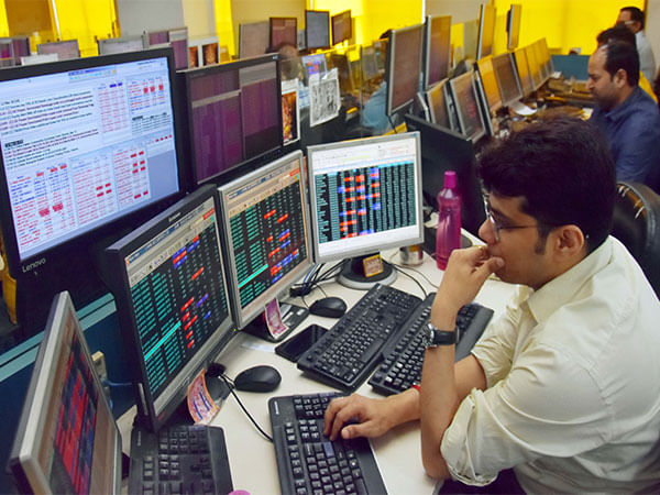 After bloodbath, Indian stock indices in positive territory; Sensex rises over 500 pts