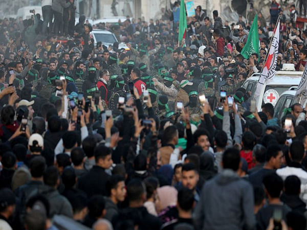 Israel halts Palestinian prisoners' release after 'chaotic' scenes during hostage release, confirms receiving security assurance later
