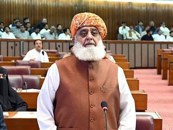 JUI-F chief criticises Pakistan President for approving Peca Act, says 