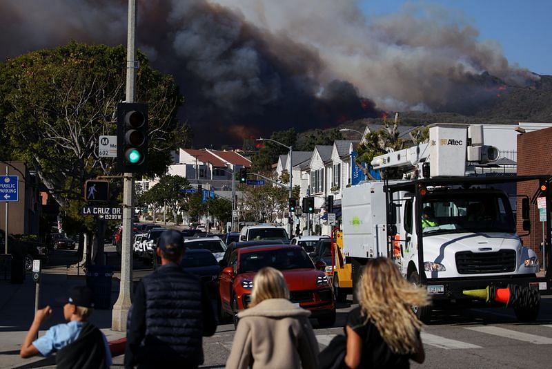 Los Angeles wildfire prompts evacuations amid extreme winds ThePrint