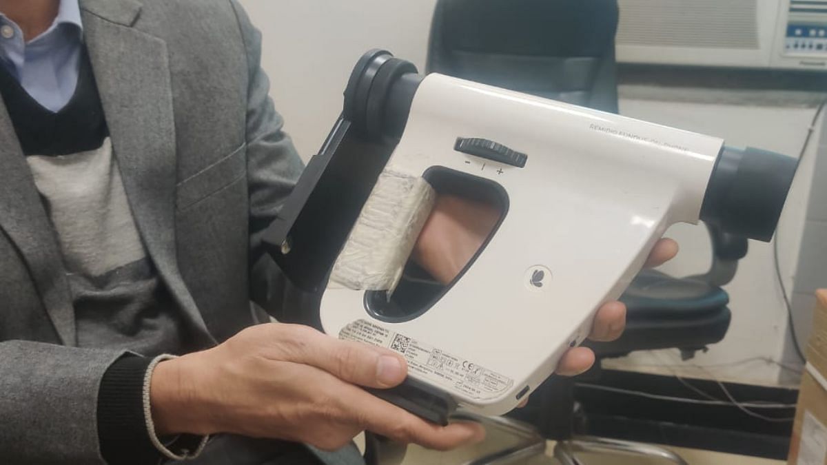 The device with a phone attached to assess diabetic retinopathy | Mrinalini Dhyani | ThePrint 