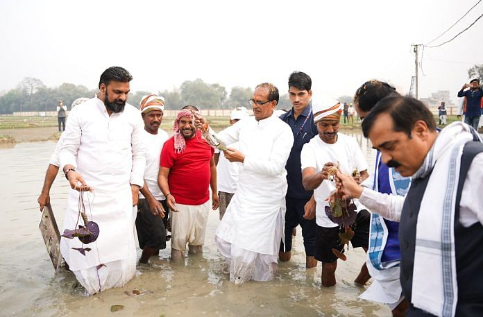 Union agriculture minister Shivraj Singh Chouhan visited Darbhanga on Sunday to meet Makhana farmers | Photo: Special arrangement