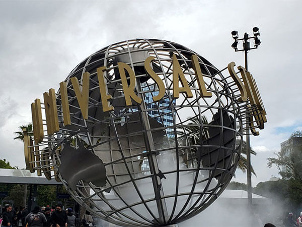Universal Studios offers LA wildfire first responders free theme park tickets