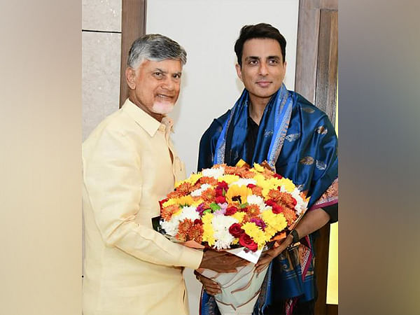 Sonu Sood meets Andhra CM Chandrababu Naidu, donates four ambulances to state