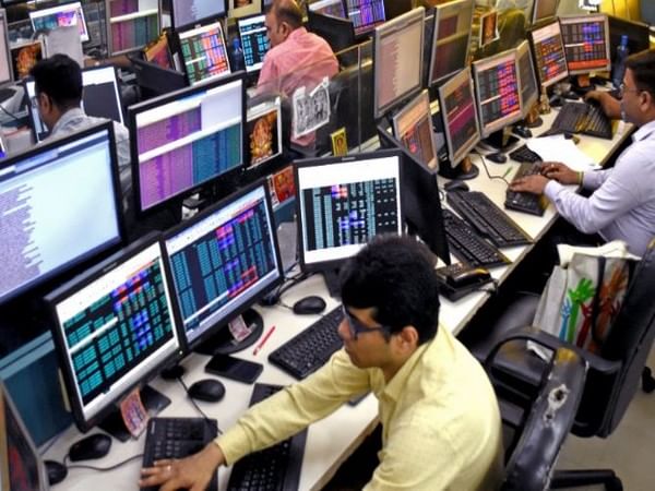 Sensex, Nifty closed in red; investors waiting for RBI decision on rate cut says experts