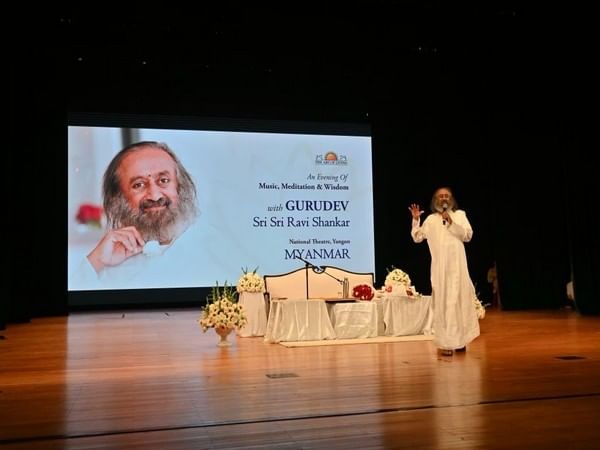 Myanmar welcomes Gurudev Sri Sri Ravi Shankar for peace and meditation