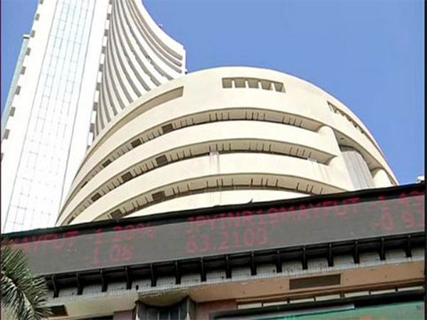 Nifty, Sensex continue to slip amid persistent FII outflows; Experts say PM Modi, Trump talks to be watched closely