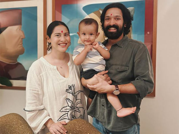 Vikrant Massey celebrates third wedding anniversary with wife Sheetal Thakur, shares family pic