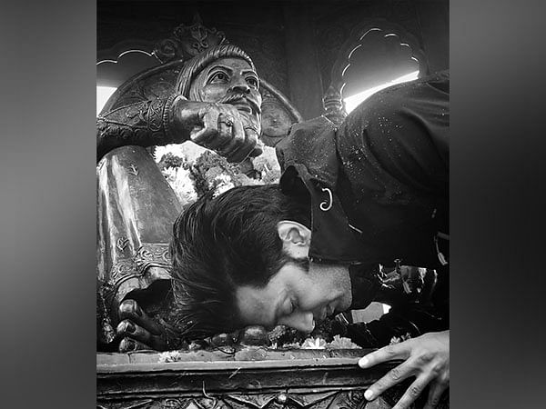 Riteish Deshmukh pays tribute to Chhatrapati Shivaji Maharaj on his 395th birth anniversary