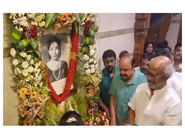 Rajinikanth pays floral tribute to Jayalalithaa on her 77th birth anniversary