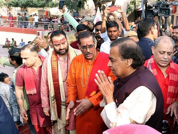 Mukesh Ambani offers prayers at Kamakhya Temple