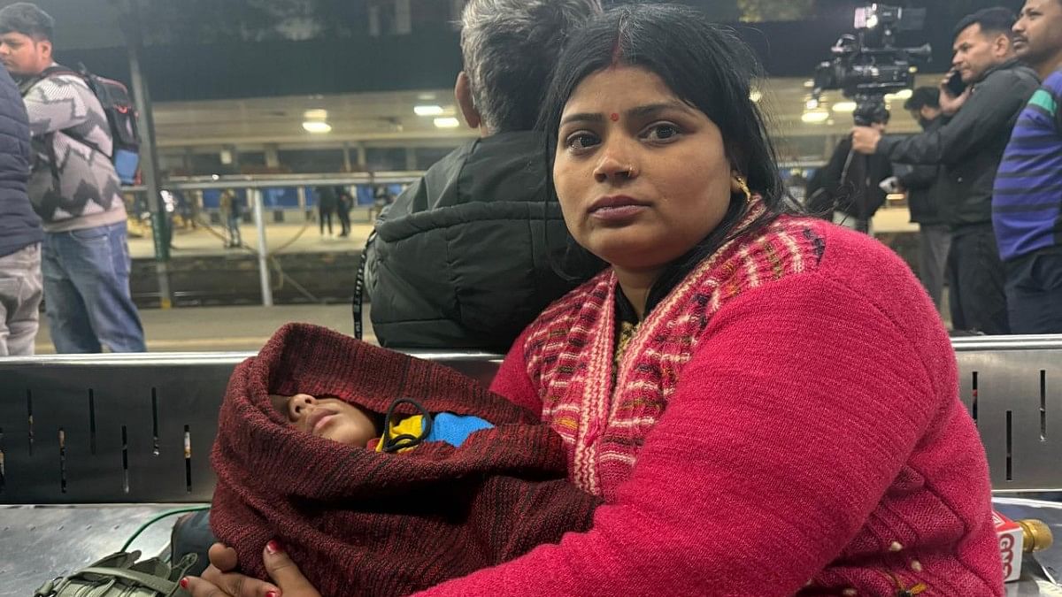 Khushboo with her infant | Mrinalini Dhyani | ThePrint