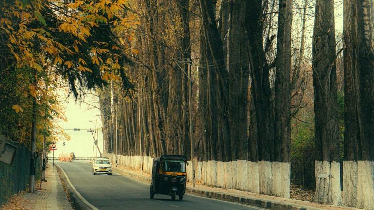 SubscriberWrites: Auto rickshaws in Kashmir—the symphony of chaos, charm & school kids