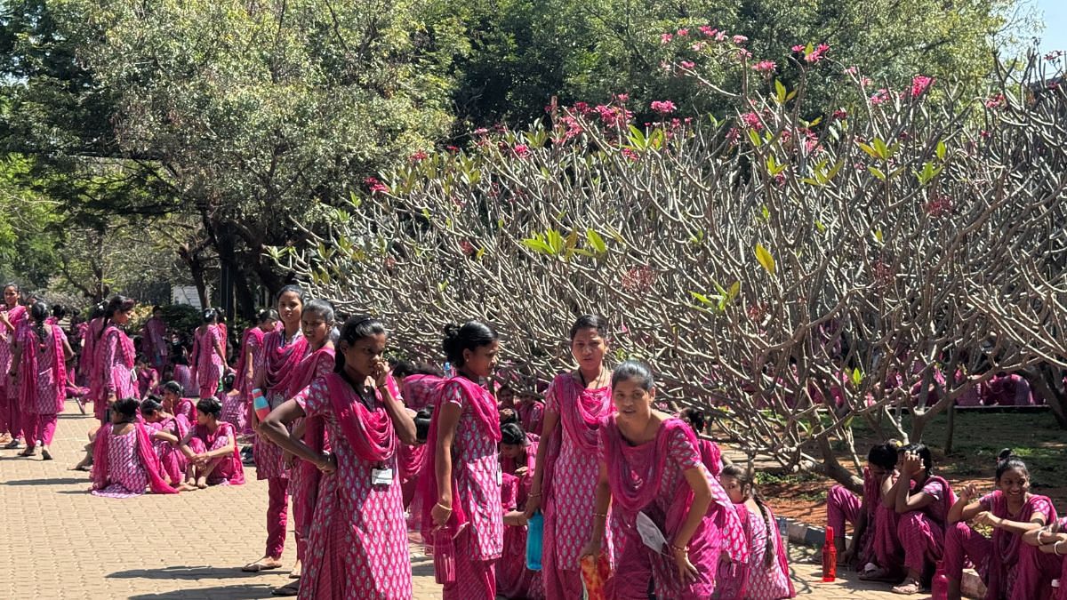  Female workers casually stroll during their lunch break | Photo: Sagrika Kissu, ThePrint