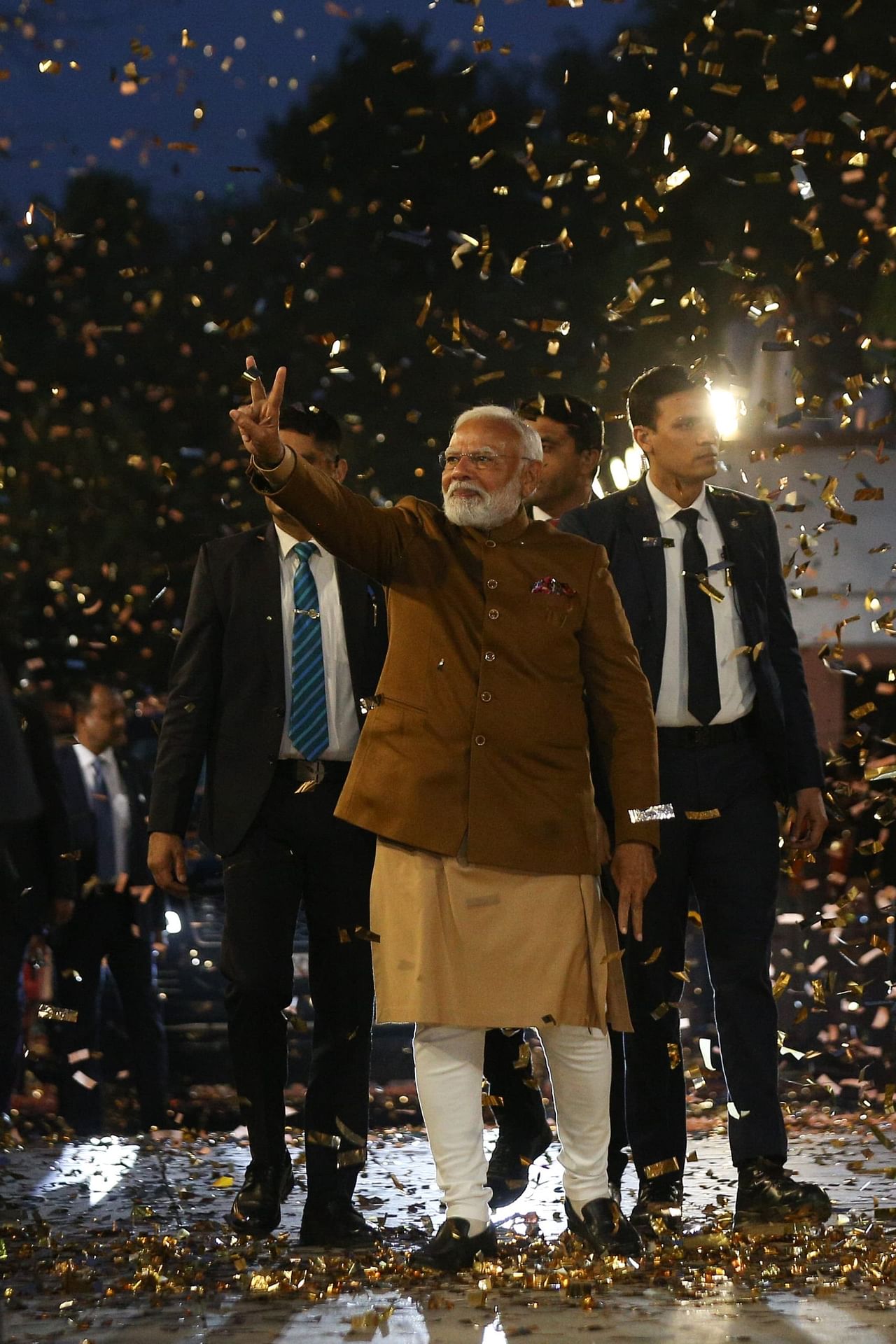 PM Modi shows the victory sign | Suraj Singh Bisht | ThePrint