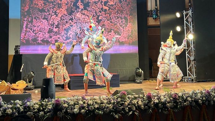 Khon performance