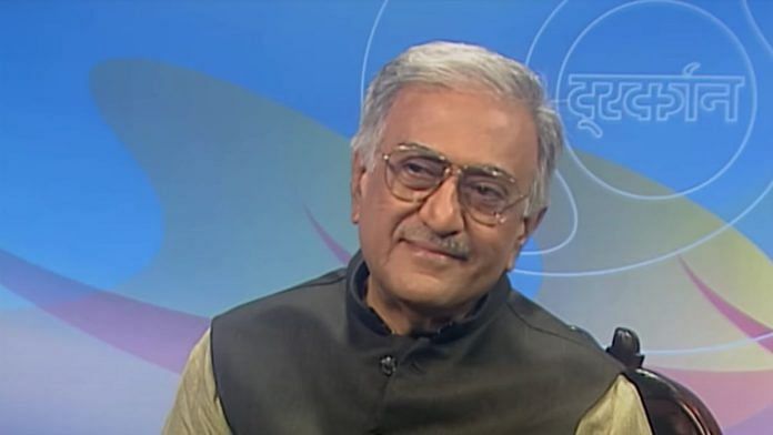 Radio broadcaster Ameen Sayani