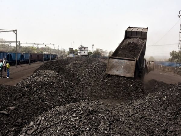 Coal production from captive and commercial mines grows 32.53% YoY to 167.36 MT