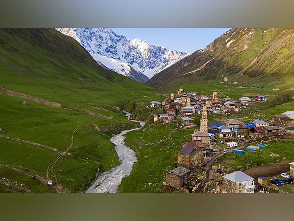 Kerala and Ladakh - India's Heaven on Earth, But So Different