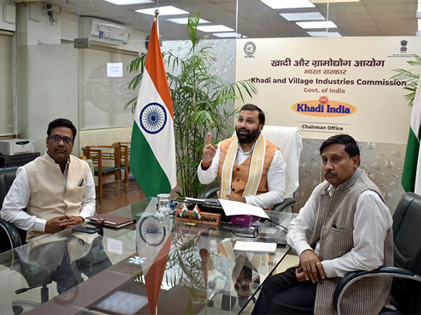 Wages of  Khadi artisans will be increased by 20% from April 1, annouces KVIC Chairman