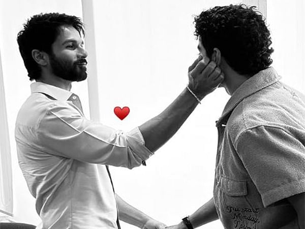 Shahid Kapoor, Ishaan Khatter behave like 