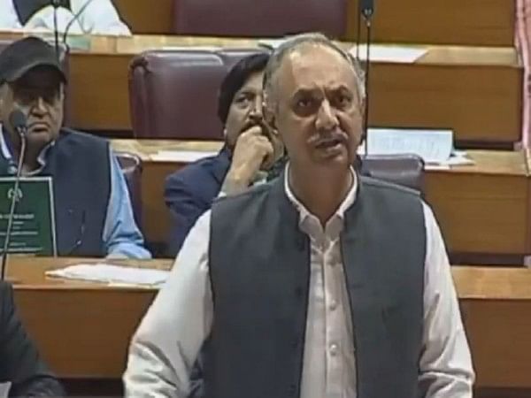 Pakistan: 