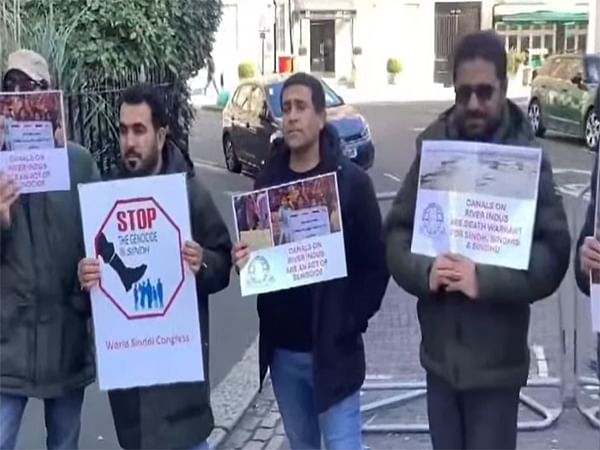 UK: World Sindhi Congress stage protest against Pakistan govt amid ...