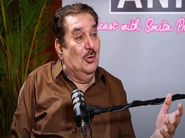 Raza Murad recalls how 'Namak Haraam' director Hrishikesh Mukherjee locked Amitabh Bachchan and Rajesh Khanna on set