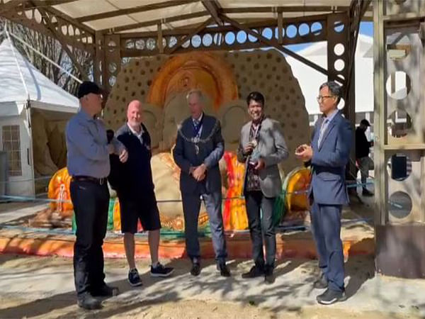  UK: Sand artist Sudarsan Pattnaik awarded 