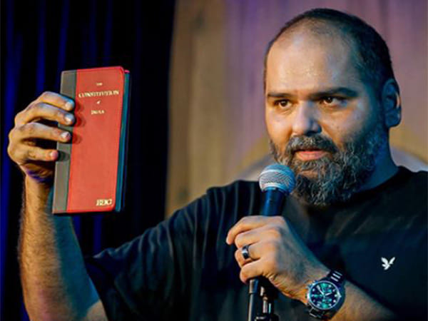 Kunal Kamra asks BookMyShow 