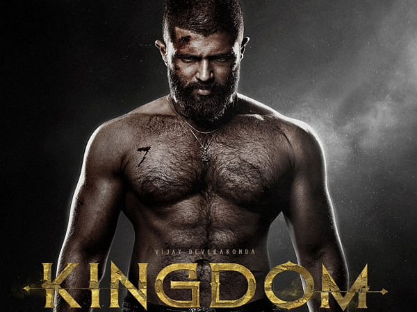 Vijay Deverakonda starts dubbing for 'Kingdom' 