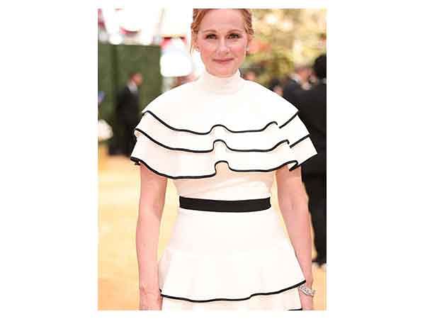 Laura Linney joins Kevin Kline in comedy series 'American Classic'