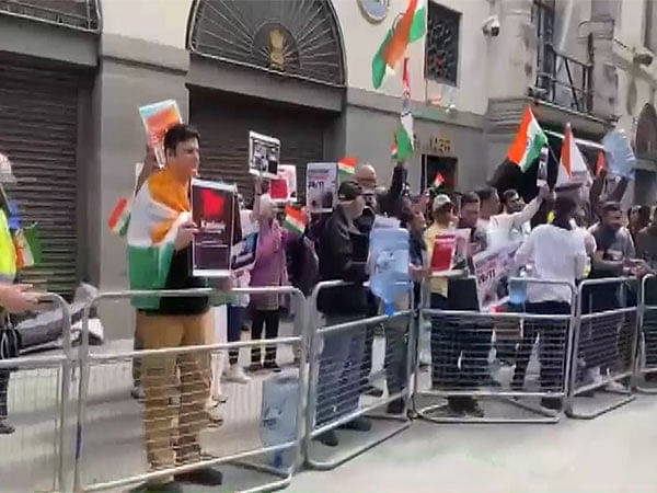 Indian diaspora stages counter protest against Pakistan in London