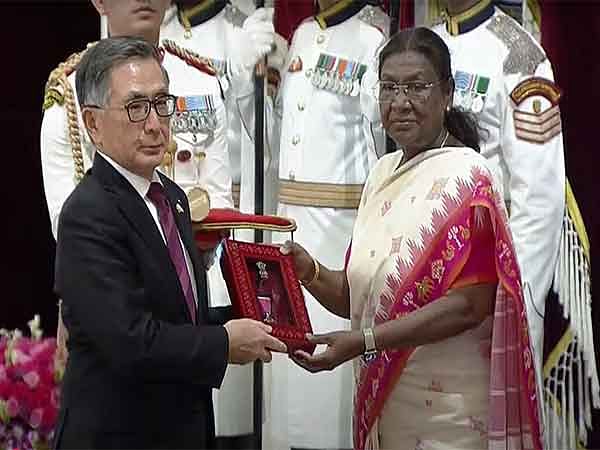 Osamu Suzuki, former CEO of Suzuki Motor, posthumously conferred with Padma Vibhushan 