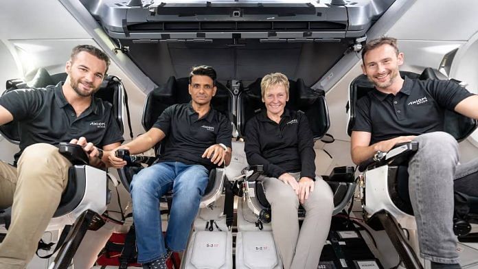 Axiom-4 crew in training | Photo: Axiom Spaces