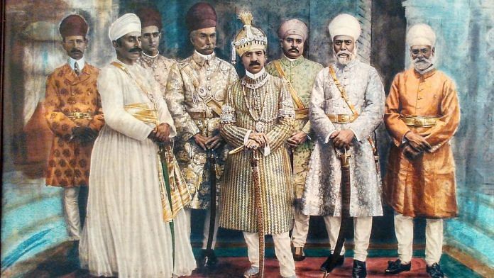 An image from the court of Dewan of Hyderabad Kishen Pershad. He was from a Kayastha family. | Commons